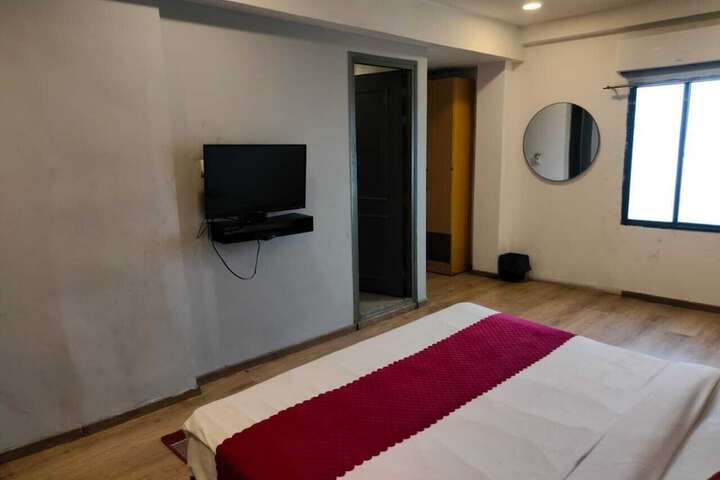 Room 2 of 13