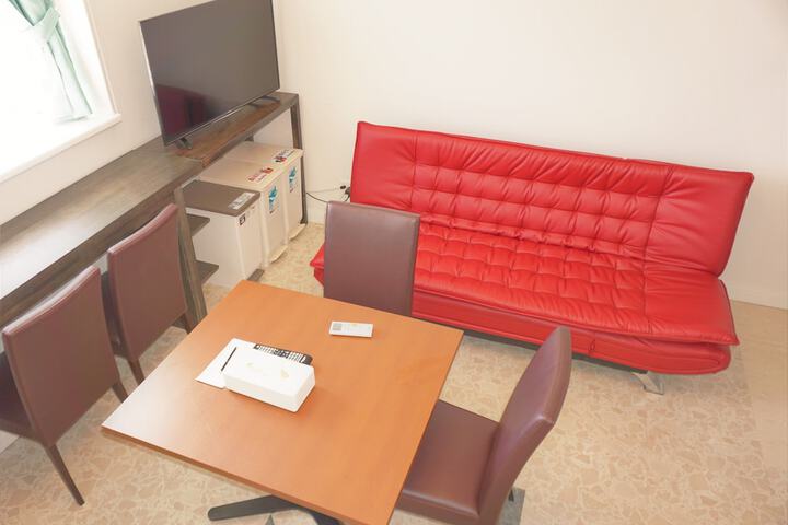 Room 34 of 82