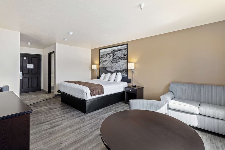 Room 10 of 34