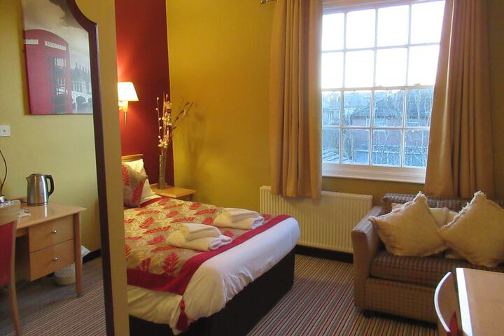 Room 12 of 47