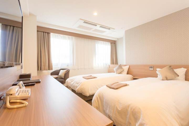 Room 15 of 32