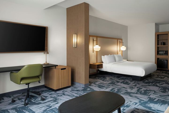 Room 28 of 53