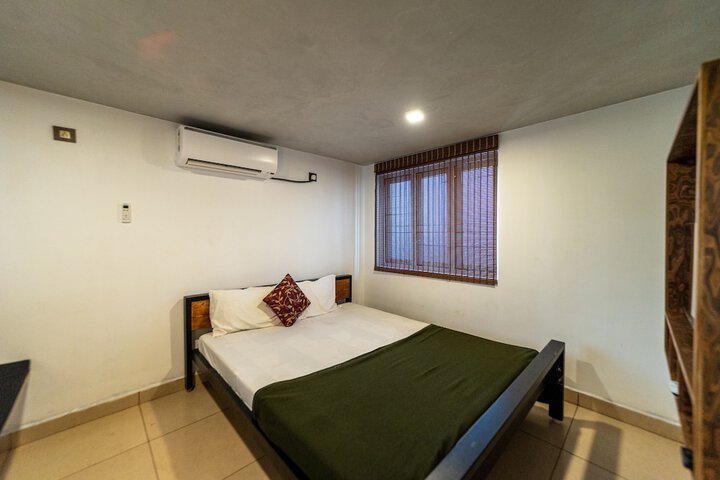 Room 12 of 35