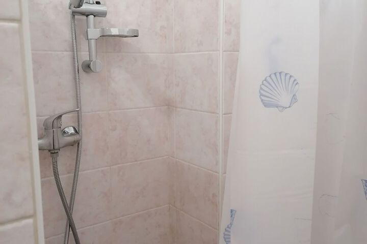 Room 7 of 38