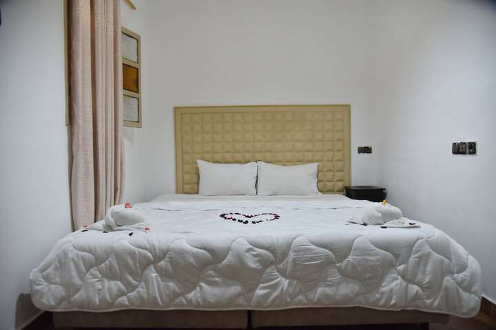 Room 3 of 9