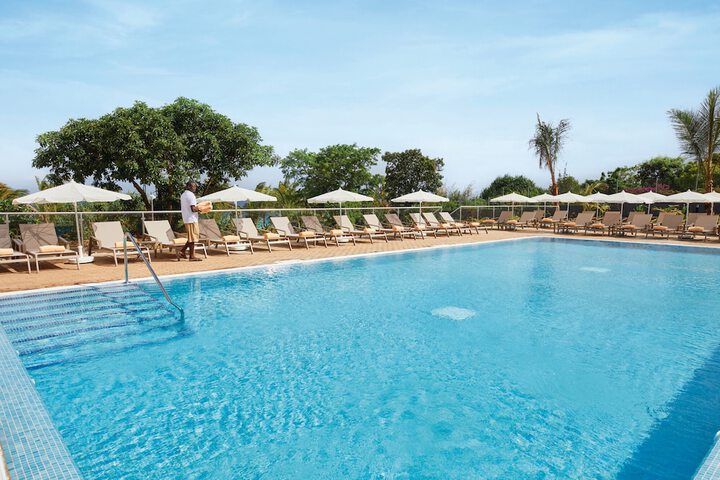 Pool 16 of 39