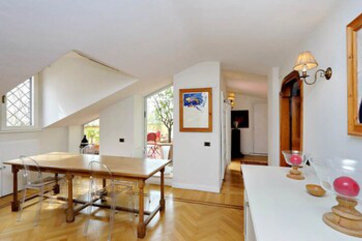 Room 6 of 21