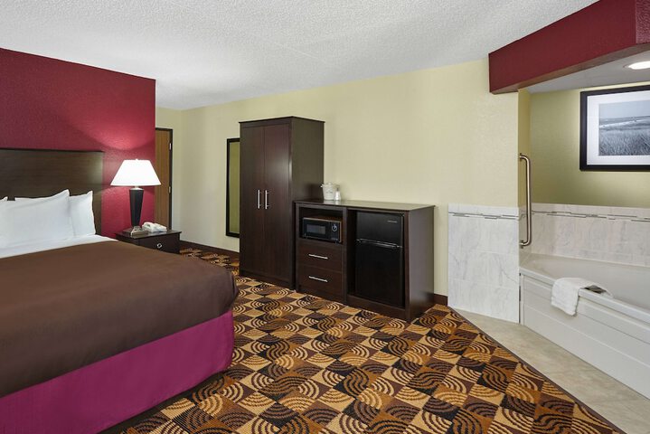 1 King Bed (15 of 26)