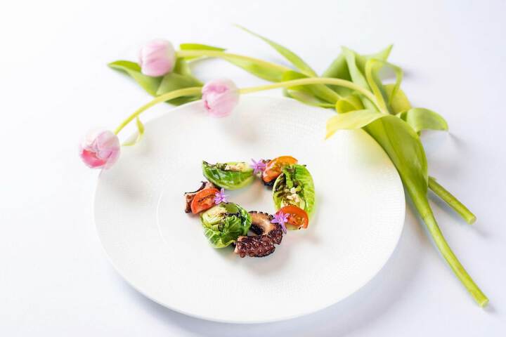 Dining 68 of 127
