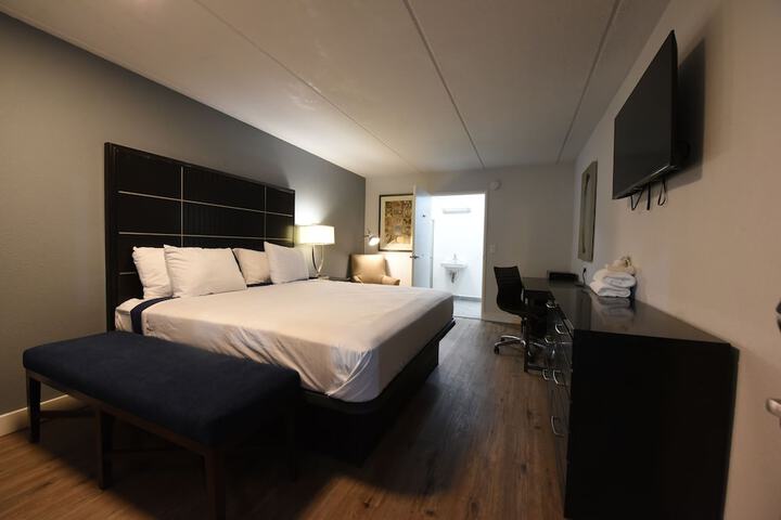 Room 7 of 17