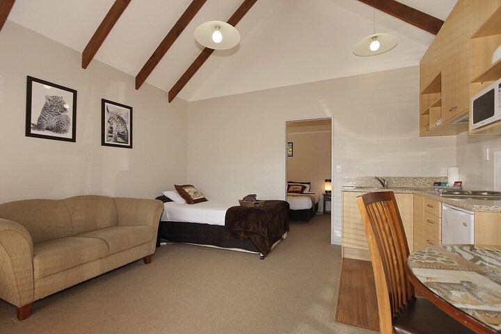 Room 2 of 54