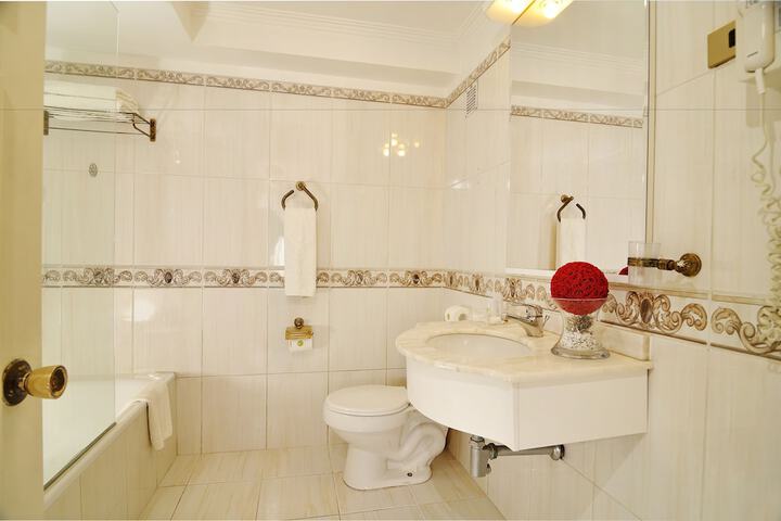 Clean Restrooms