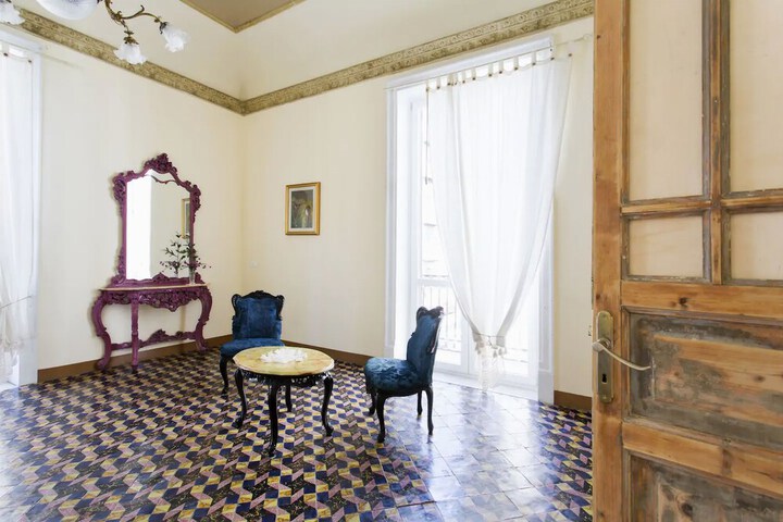 Room 19 of 53
