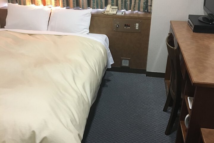 Room 5 of 38