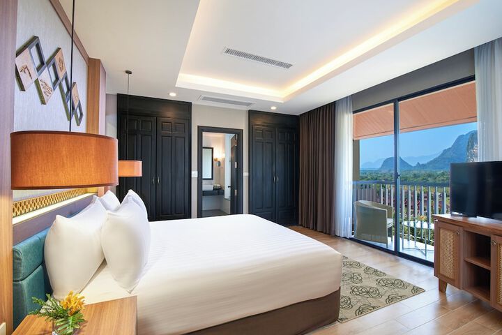 Room 3 of 67