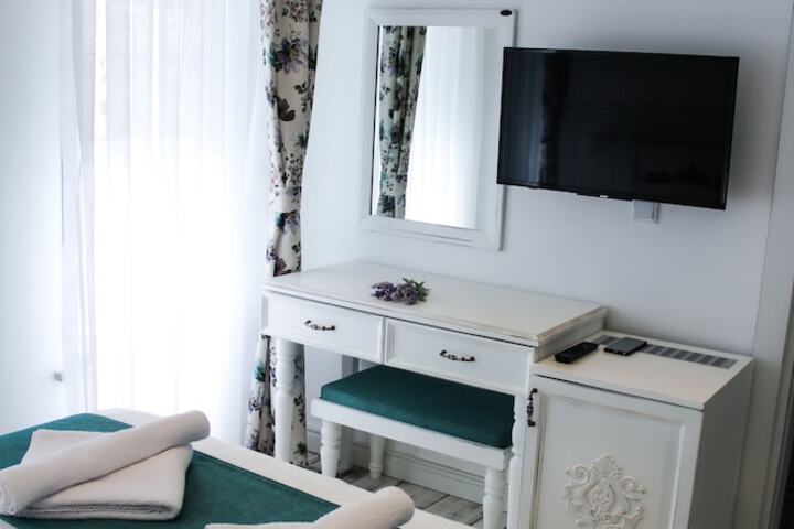 Room 8 of 52