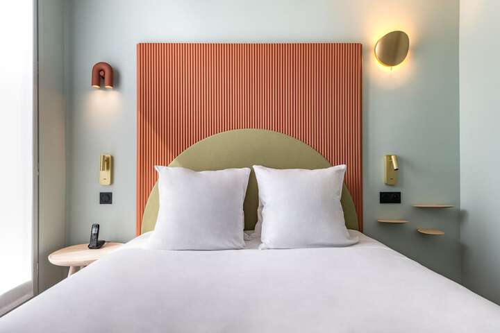 Room 5 of 32