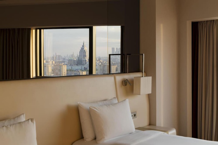 Room 44 of 146