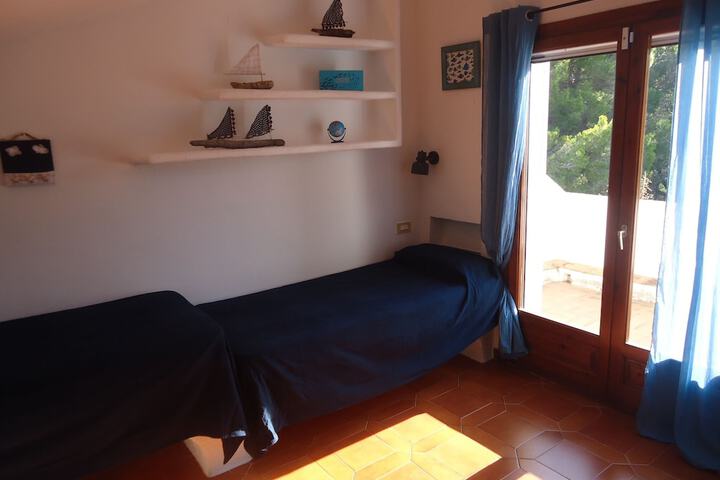 Room 10 of 47