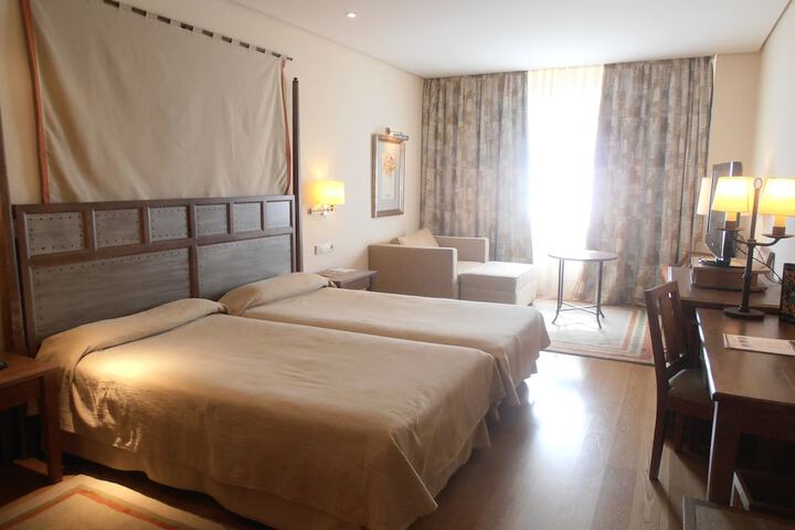 Room 12 of 73