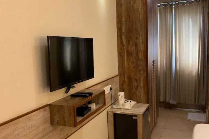 Room 9 of 47
