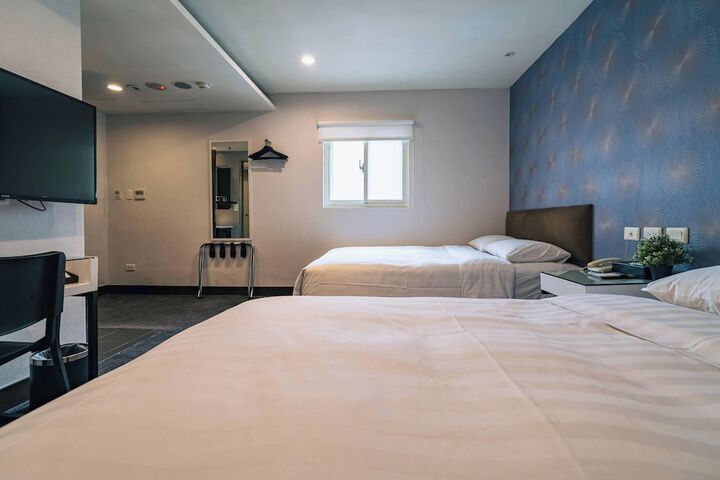 Room 40 of 65
