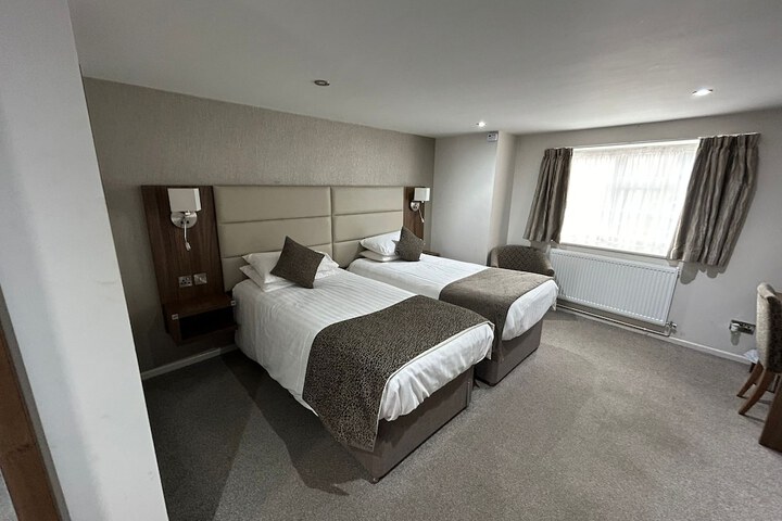 Room 16 of 97