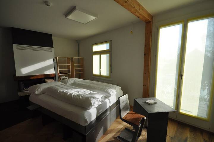 Room 4 of 111