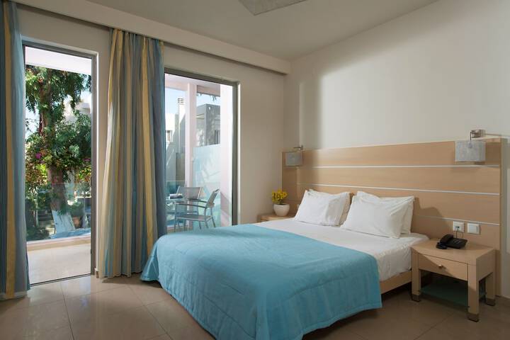 Room 18 of 101