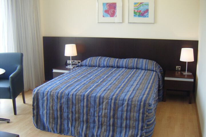 Room 8 of 40