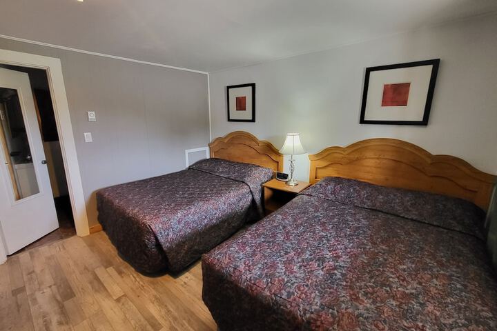 Room 15 of 33