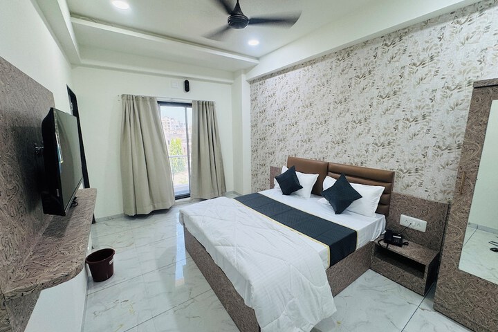 Room 9 of 21