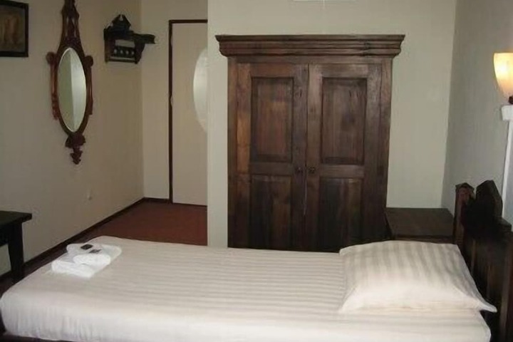 Room 16 of 68