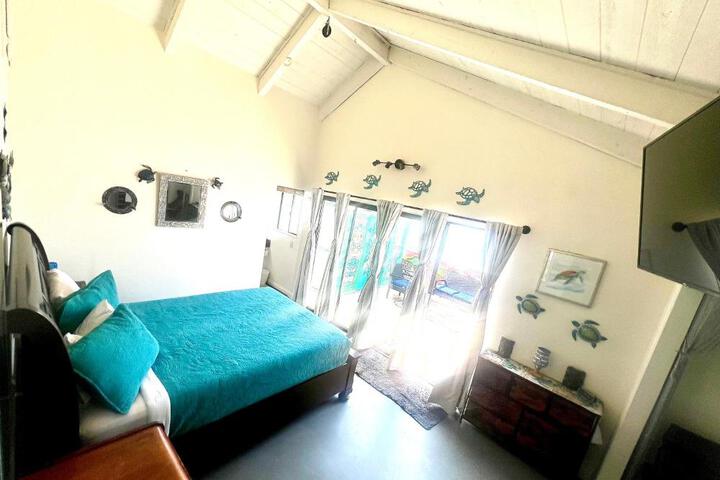 Sweet Beach Duplex in Newport Beach, CA
