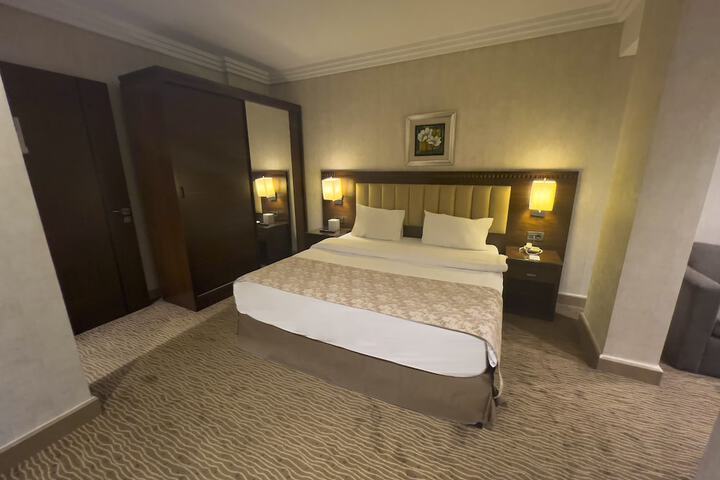 Room 14 of 44