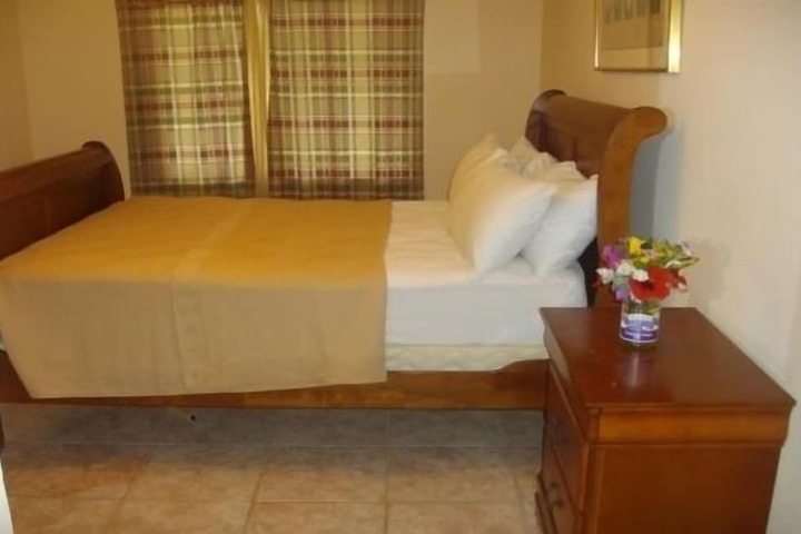 Room 8 of 48
