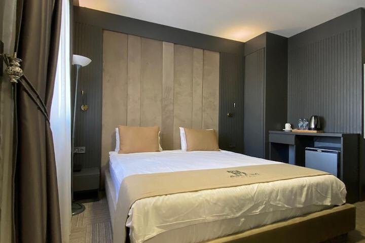 Room 14 of 27