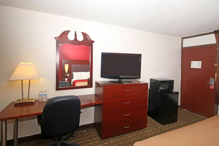 Room 10 of 17