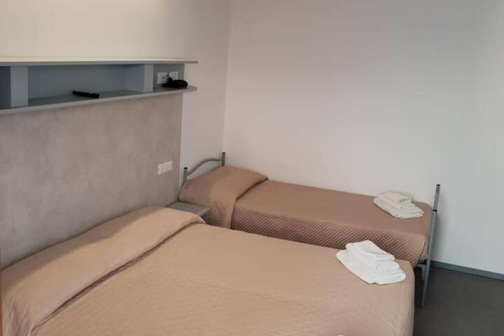 Room 10 of 50