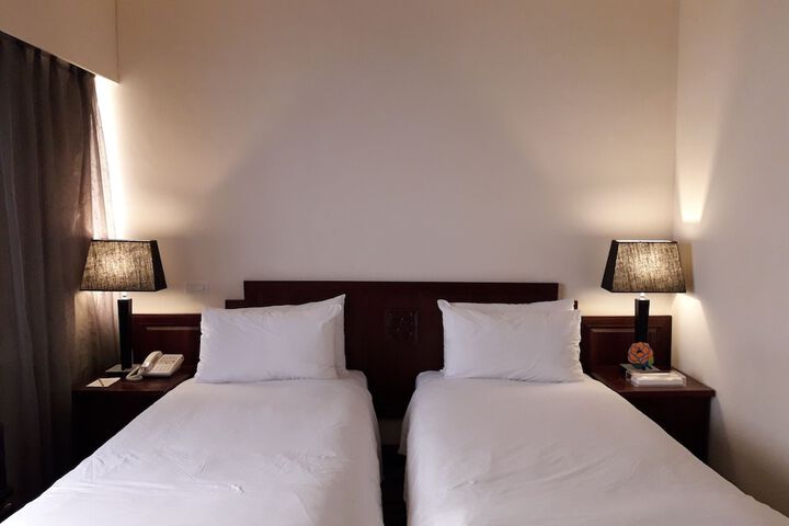 Room 17 of 51