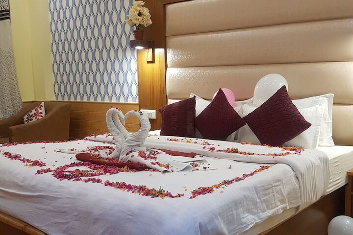 Room 5 of 20