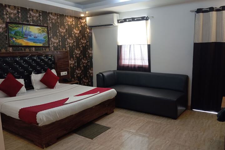 Room 16 of 33