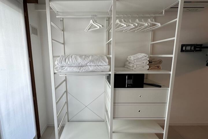 Room 9 of 25