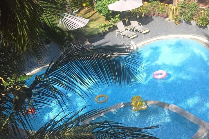 Pool Hotel