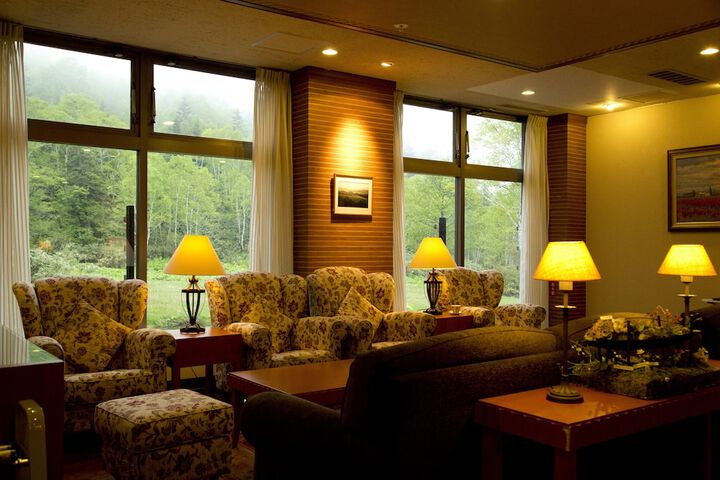 Entrance & Lobby