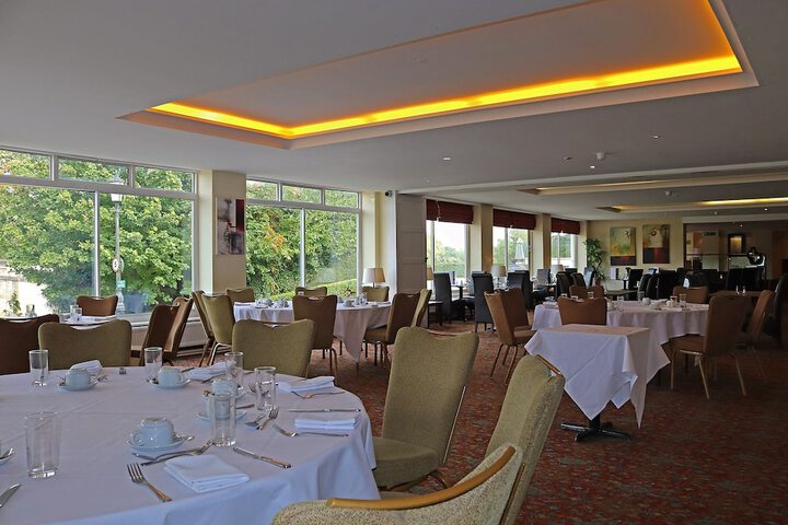 Ballroom/Hall 107 of 140