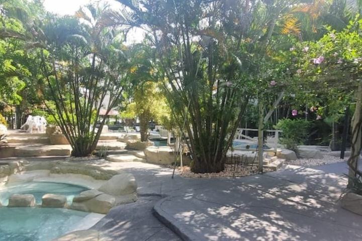 Hotel Pool