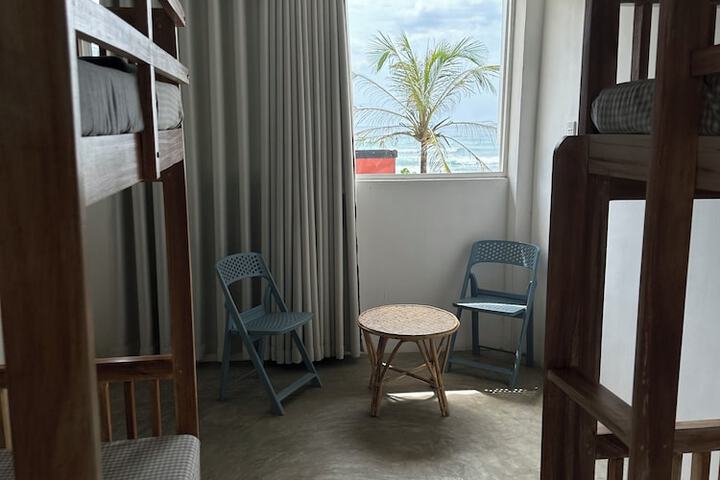 Room 9 of 22
