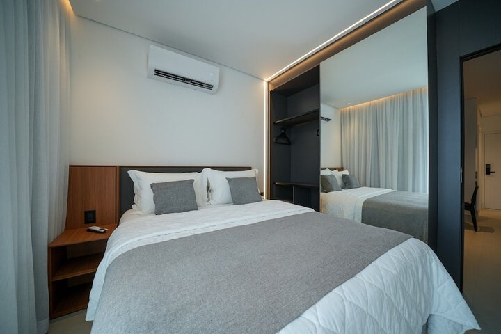 Room 10 of 72