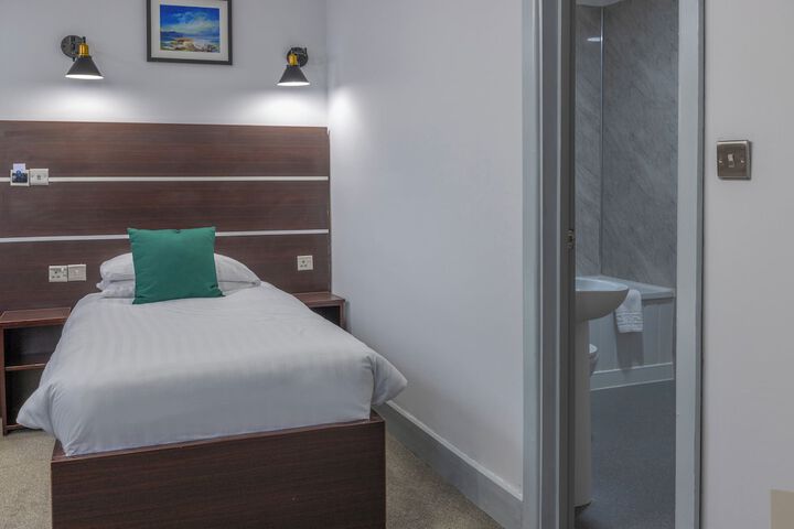 Room 41 of 86